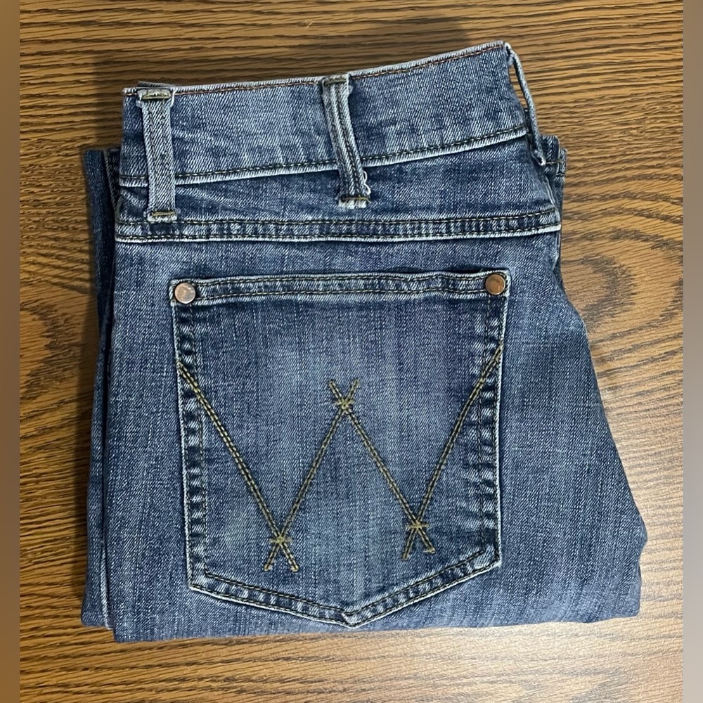Wrangler Classic Straight Leg Jeans - Picture 2 of 4